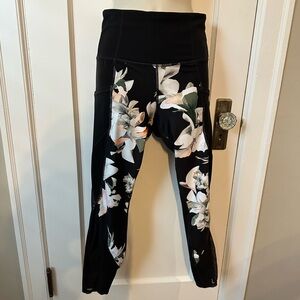 LIKE NEW Athleta Floral Print Side Mesh Black Leggings